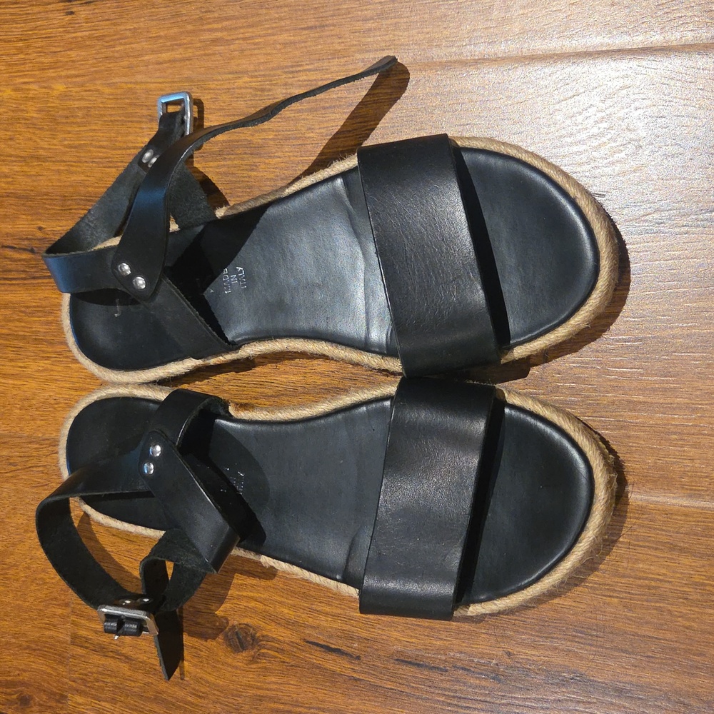 Black sandals by Jonak Paris